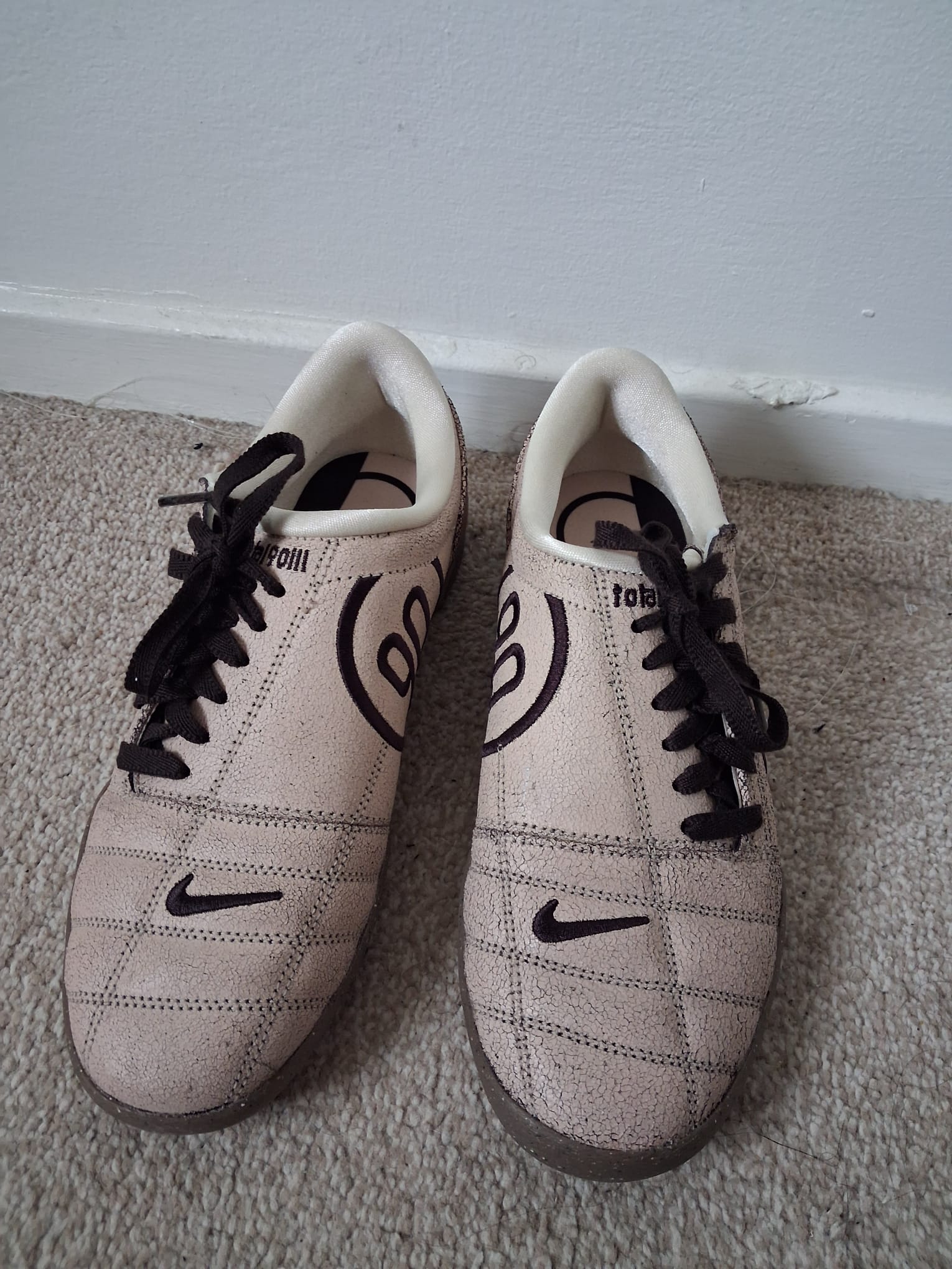 Nike Total 90 Hyper Royal/Black-Team Red/ Cinnamon Campfire Orange Sail/ Pearl White/Shadow Brown Unisex Sneakers