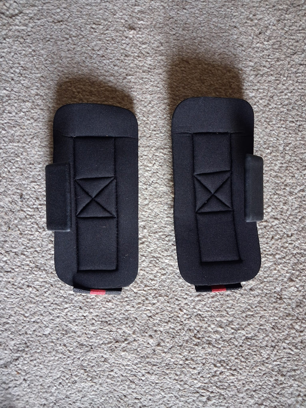 Weight Lifting latch Hooks with Lifting Straps Non-Slip Metal Rubber Coated