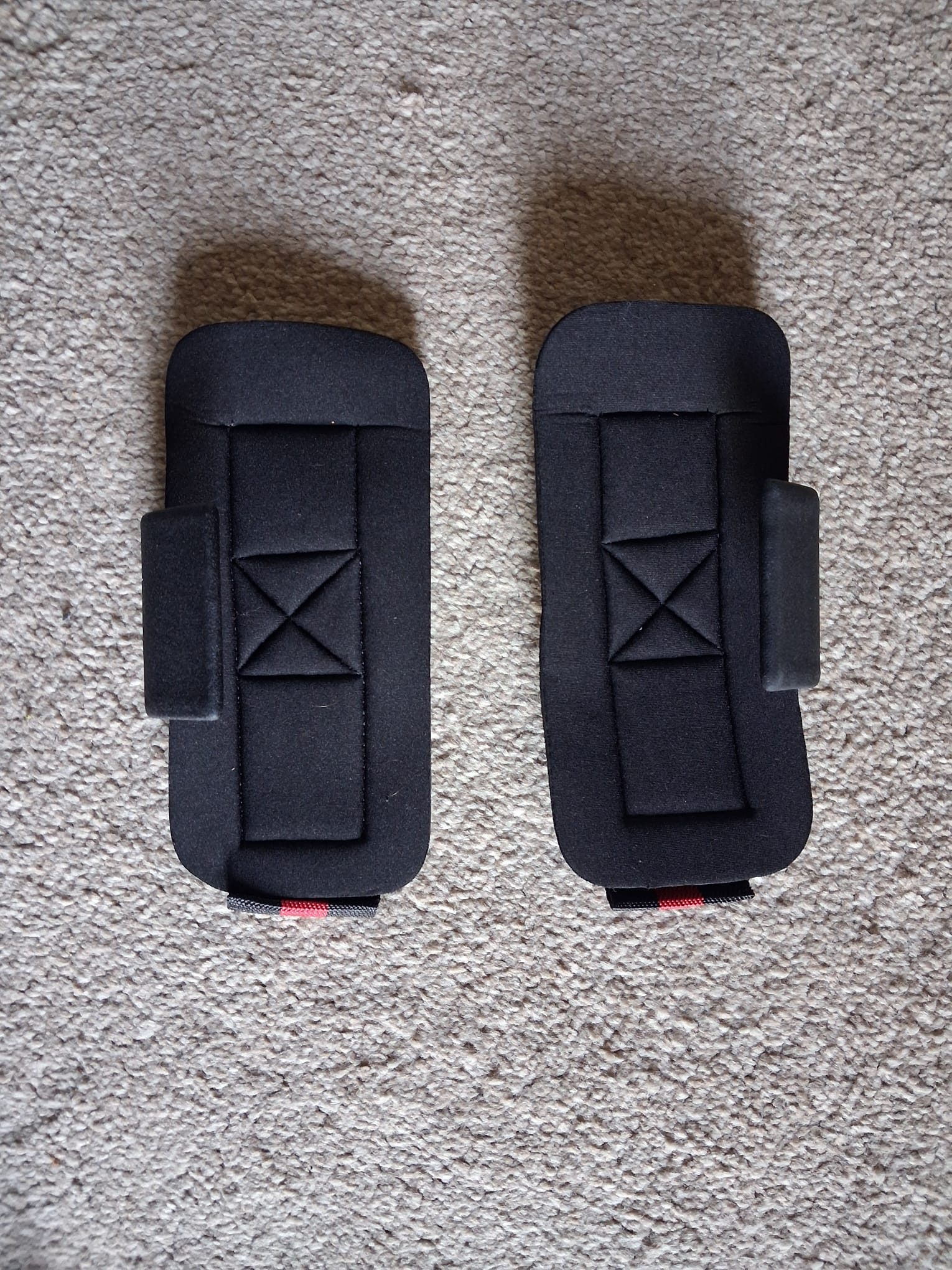 Weight Lifting latch Hooks with Lifting Straps Non-Slip Metal Rubber Coated