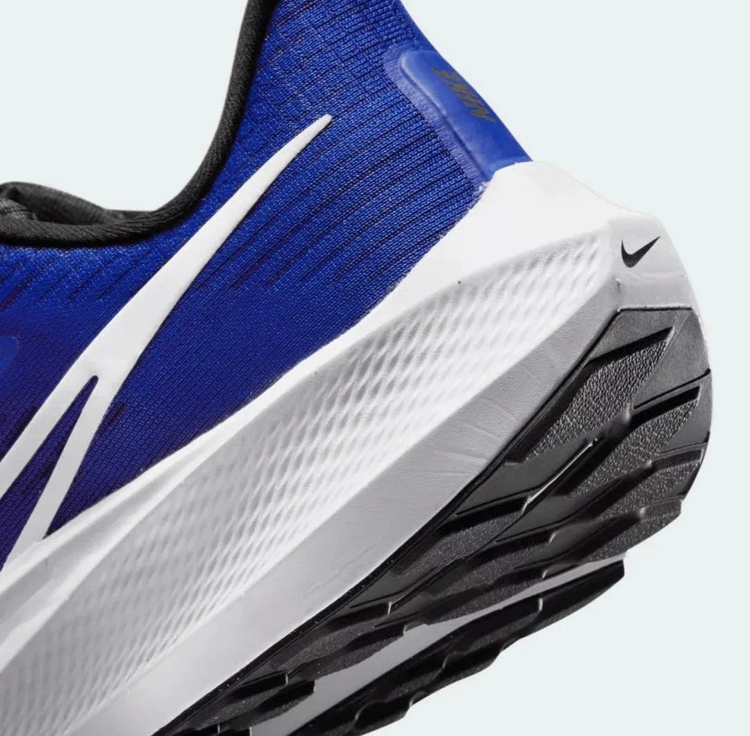 Nike Air Zoom Pegasus 39 White Blue Black Running Unisex Trainer UK 7 With Box